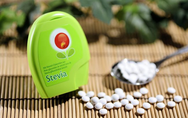 Врач рассказал, может ли заменить стевия сахар, и кому ее категорически нельзя