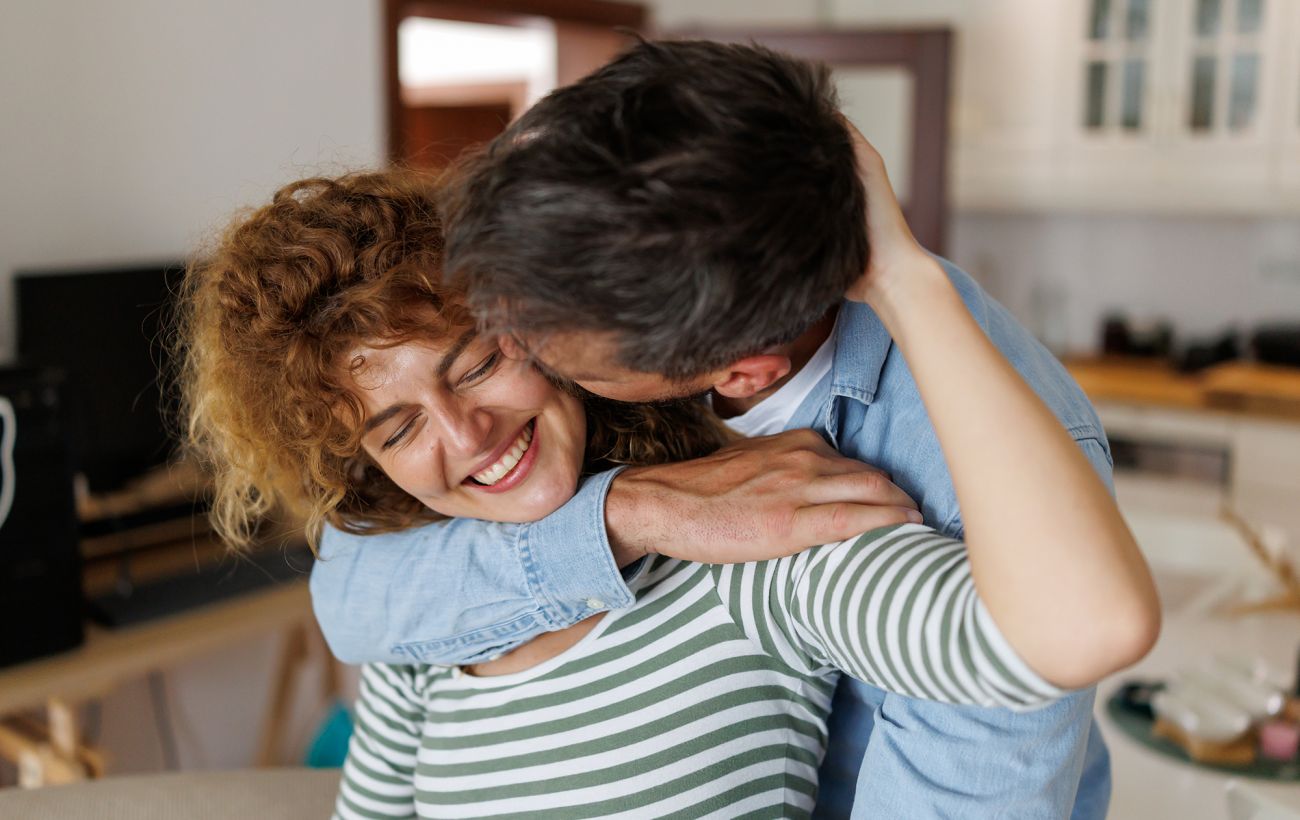 Ви для нього - весь світ: 11 ознак того, що чоловік кохає вас від щирого серця