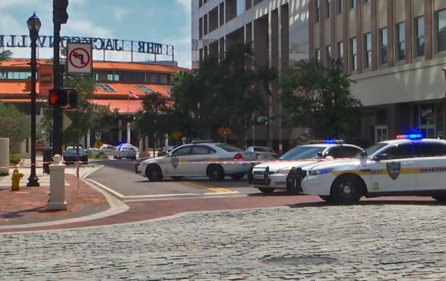 Стрілянина у Флориді: поліція повідомила про 2 загиблих і 11 поранених
