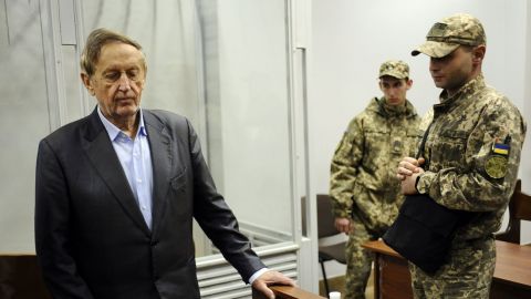 Суд Києва продовжив запобіжний захід колишньому президенту компанії "Мотор Січ"