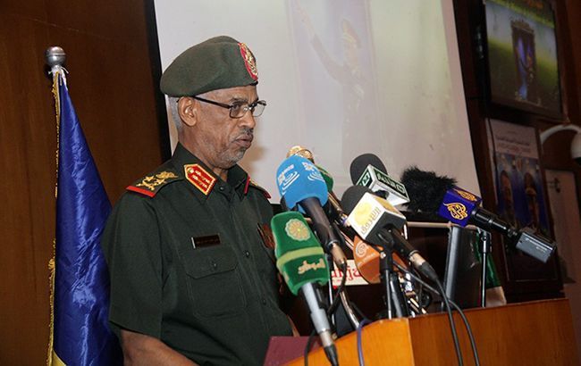 В Судане лидер переворота подал в отставку