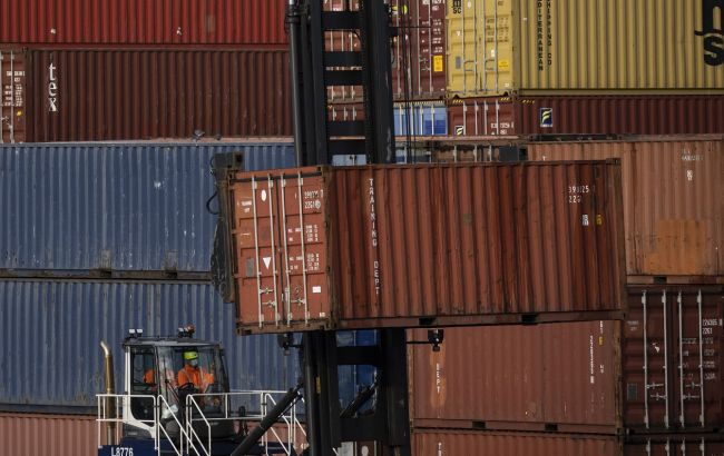 Китай поднял пошлины для США до 125% и предложил остановиться