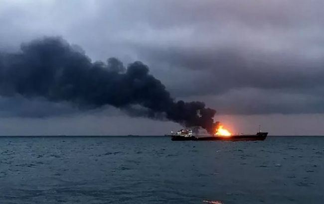 В Чорном море сгорело российское рыболовецкое судно