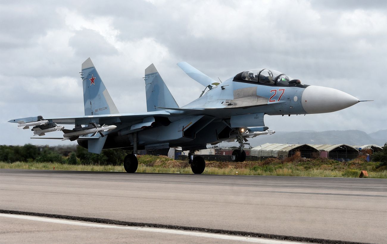 СБУ знищила Су-35 та Су-34 - дрони атакували аеродром Ханська за 500 км від фронту | РБК-Україна