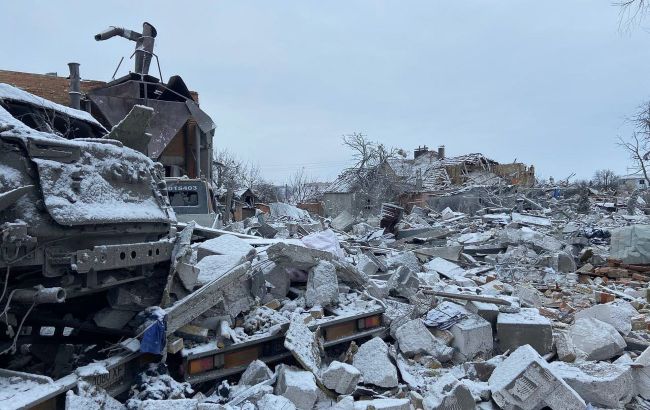 В Сумській області окупанти обстріляли житлові будинки: постраждали 5 осіб