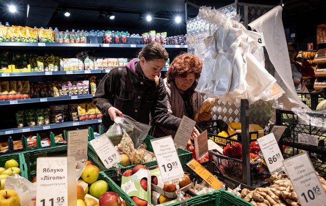 В магазинах Киева завышали цены на социальные продукты: какие именно