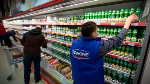 Французька компанія Danone має намір продати російські підприємства, - FT