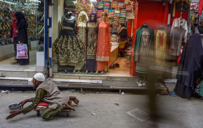 Індійська рупія впала під погрозами санкцій США за допомогу Росії у війні