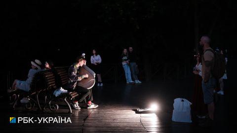 Без чотирьох черг одночасно. Як завтра діятимуть графіки відключень світла