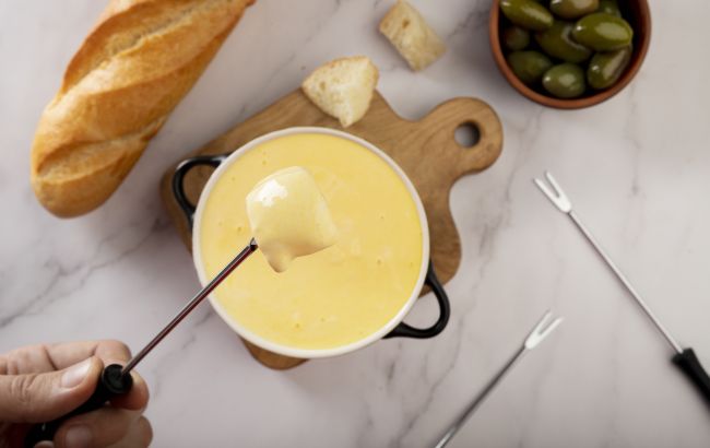 Из чего приготовить густой плавленый сыр: понадобятся простые ингредиенты