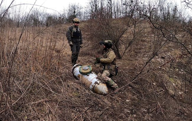 В Харьковской области уничтожили вражескую ракету, содержащую 300 кг взрывчатки (фото)