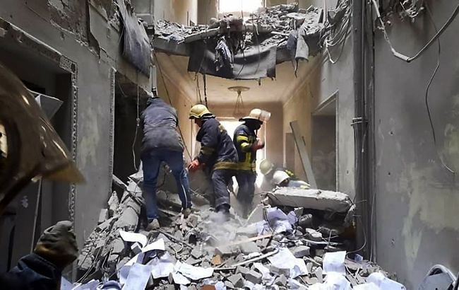 Українцям розповіли, як поводитися у разі загрози обвалу будівлі