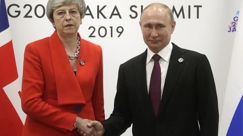 Мэй встретилась с Путиным на саммите G20