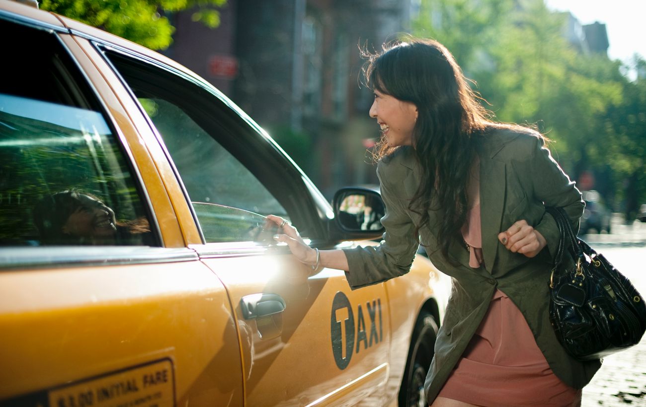 Таксисти Uklon та Uber мають платити податки з доходів, - керівниця Податкової