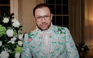 Как высоким девушкам подбирать одежду: советы от Андре Тана