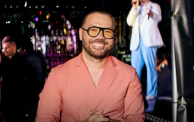 Андре Тан назвав 5 базових речей, які створять стильний діловий образ