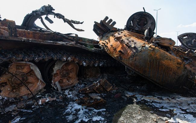 Украинские военные уничтожили "Стугной" российский танк (видео)
