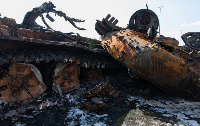 В СБУ показали знищення з дронів трьох танків росіян (відео)