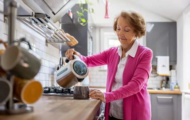 Чи можна кип'ятити воду у чайнику повторно: відповідь експертів