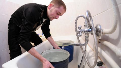 Один из городов Украины переходит на почасовую подачу воды: в чем причина