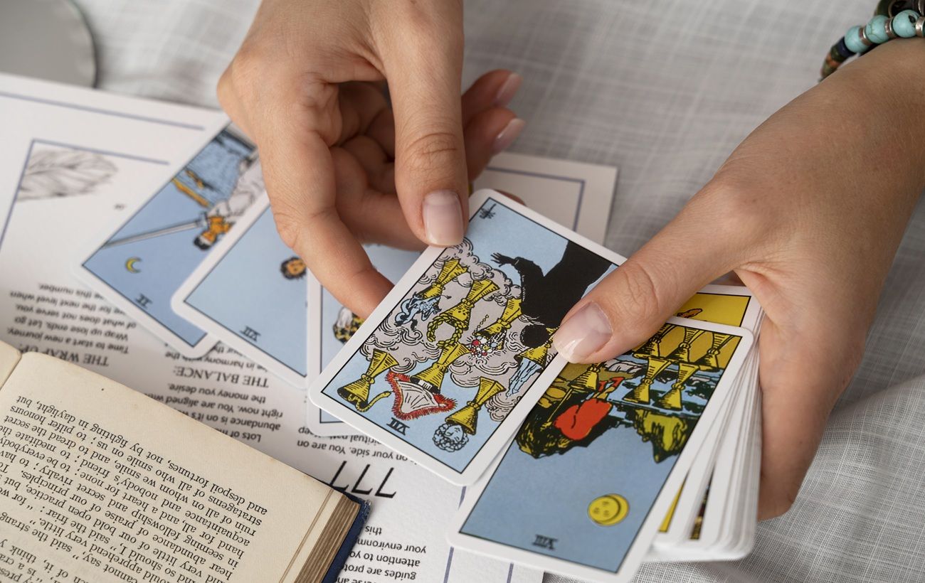 Таро-гороскоп на 16 січня: лише 4 знаки Зодіаку накриють гроші, стабільність і успіх