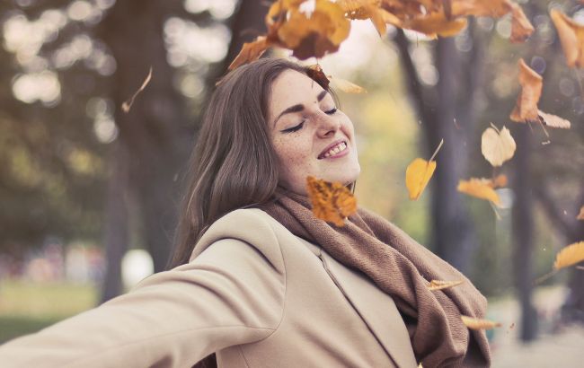 Гороскоп Таро на октябрь 2021: каким знакам Зодиака безумно повезет, а кого ждут трудности