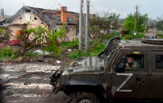 Грабували людей в Бучі. СБУ повідомила підозру 8 окупантам і назвала їх імена