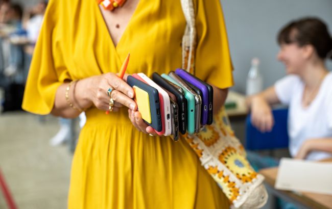 Чи мають право вчителі забороняти використовувати телефоні у школі: роз’яснення адвоката