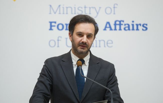 Україна та ЄС готують санкційний удар по "тіньовому зерновому флоту" Росії