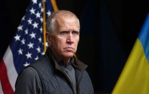 Сенатори США з обох партій вимагають розблокувати допомогу Україні