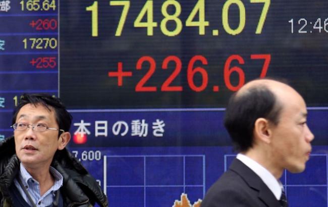 Токийская биржа открылась ростом котировок на фоне ослабления иены