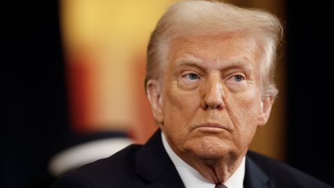 Блеф чи реальні погрози? Чому Трамп намагається "прогнути" Україну: думка експерта