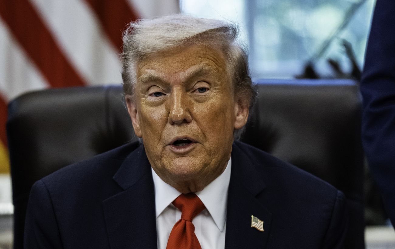 Трамп наказав припинити всю торгівлю з Іспанією