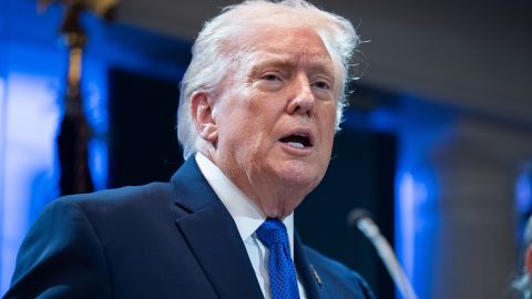Трамп натякнув, що відновить санкції проти російської нафти