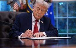 Трамп оголосив про мир з Іраном: коли відкриють Ормузьку протоку