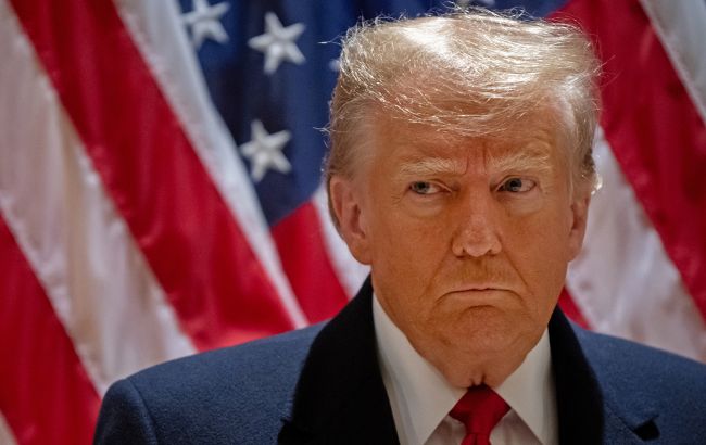 Суд над Трампом відкладено на місяць