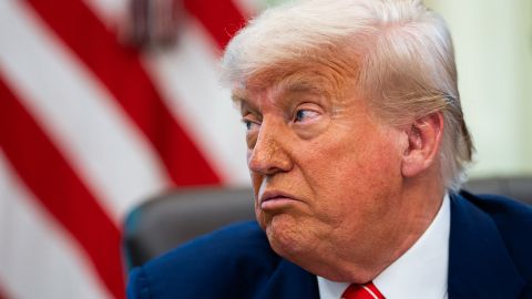 Трамп отверг сообщения о предложении сдать Донбасс