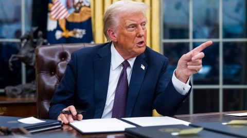 "Въехали при Байдене": Трамп поручил проверить всех афганцев после стрельбы в Вашингтоне