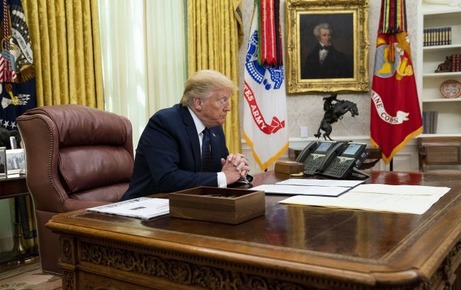 Трамп знову натякнув на третій президентський термін