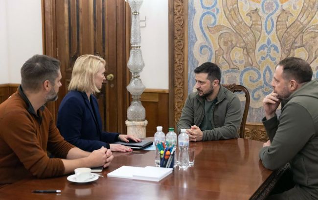 Зеленский встретился с послом США из-за ракетных ударов по Украине