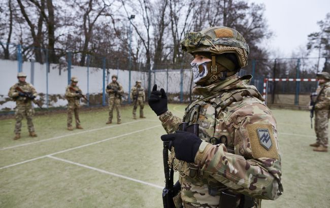 "Азов" отразил механизированный штурм РФ под Добропольем: враг понес большие потери