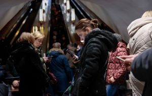 Большинство украинцев не верят в успех переговоров и против вывода ВСУ с Донбасса, - КМИС