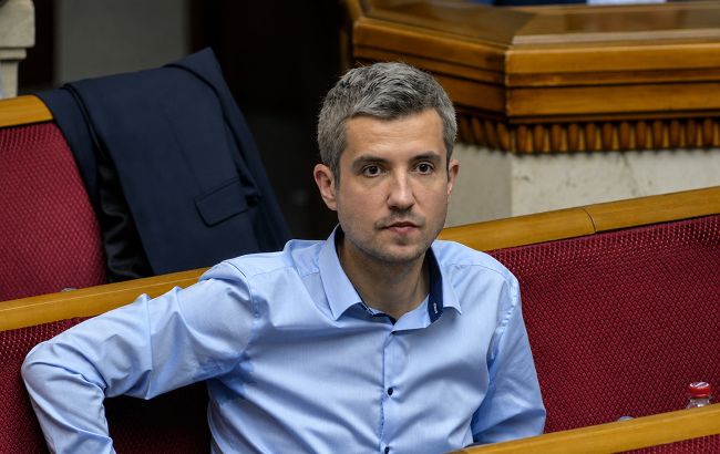Рада з другої спроби забрала мандат у нардепа від "Голосу": що про нього відомо