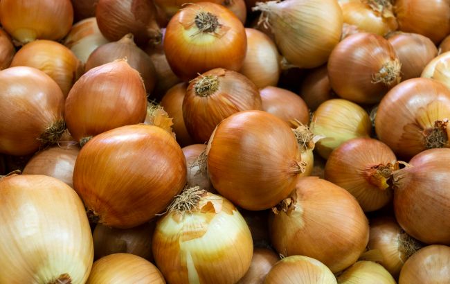 Найкращий спосіб зберігання цибулі, щоб вона не гнила і не ставала м'якою