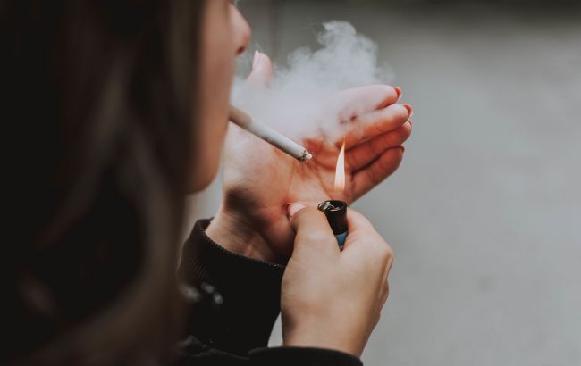 Канада первой в мире начнет предупреждать о вреде курения на каждой отдельной сигарете