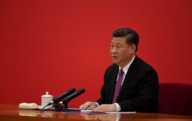 Си Цзиньпин встретился с экс-президентом Тайваня и снова пообещал "воссоединение семьи"