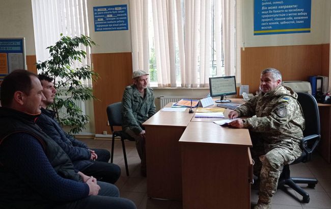 Неявка в ТЦК может не быть нарушением. Кабмин предложил уважительные причины