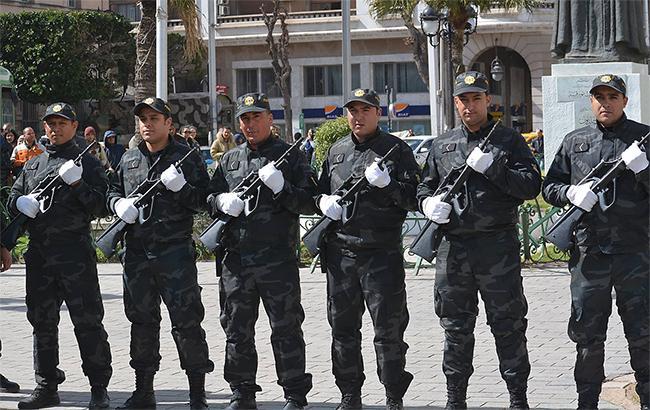 В столице Туниса полиция применила слезоточивый газ против демонстрантов