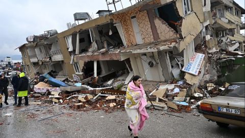 Землетрус у Туреччині: кількість постраждалих перевищила 11 тисяч, число жертв зростає