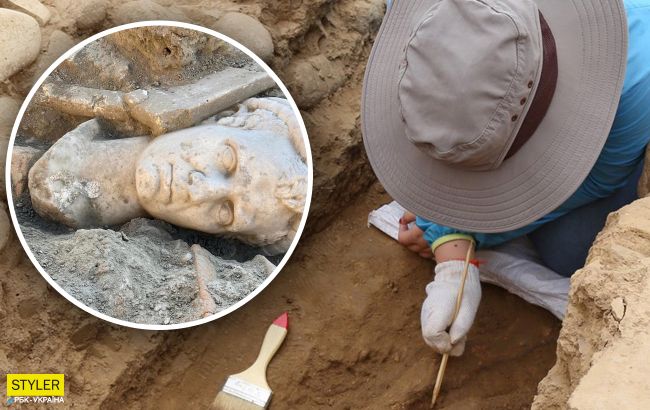 Археологи откопали древнюю статую священника: одна из самых красивых находок!